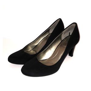Bandolino B Flexible black pumps